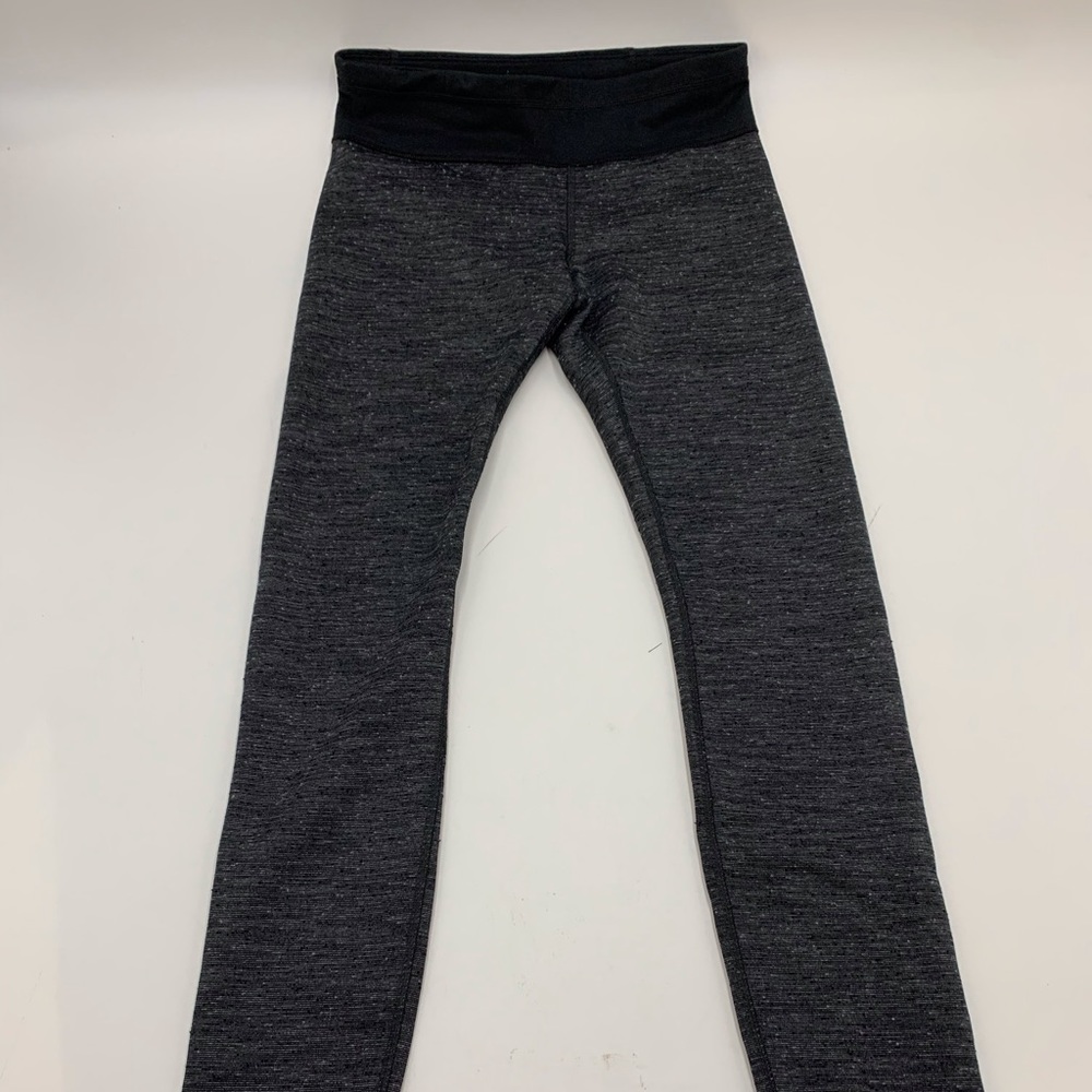 Under Armor black and gray fitted leggings